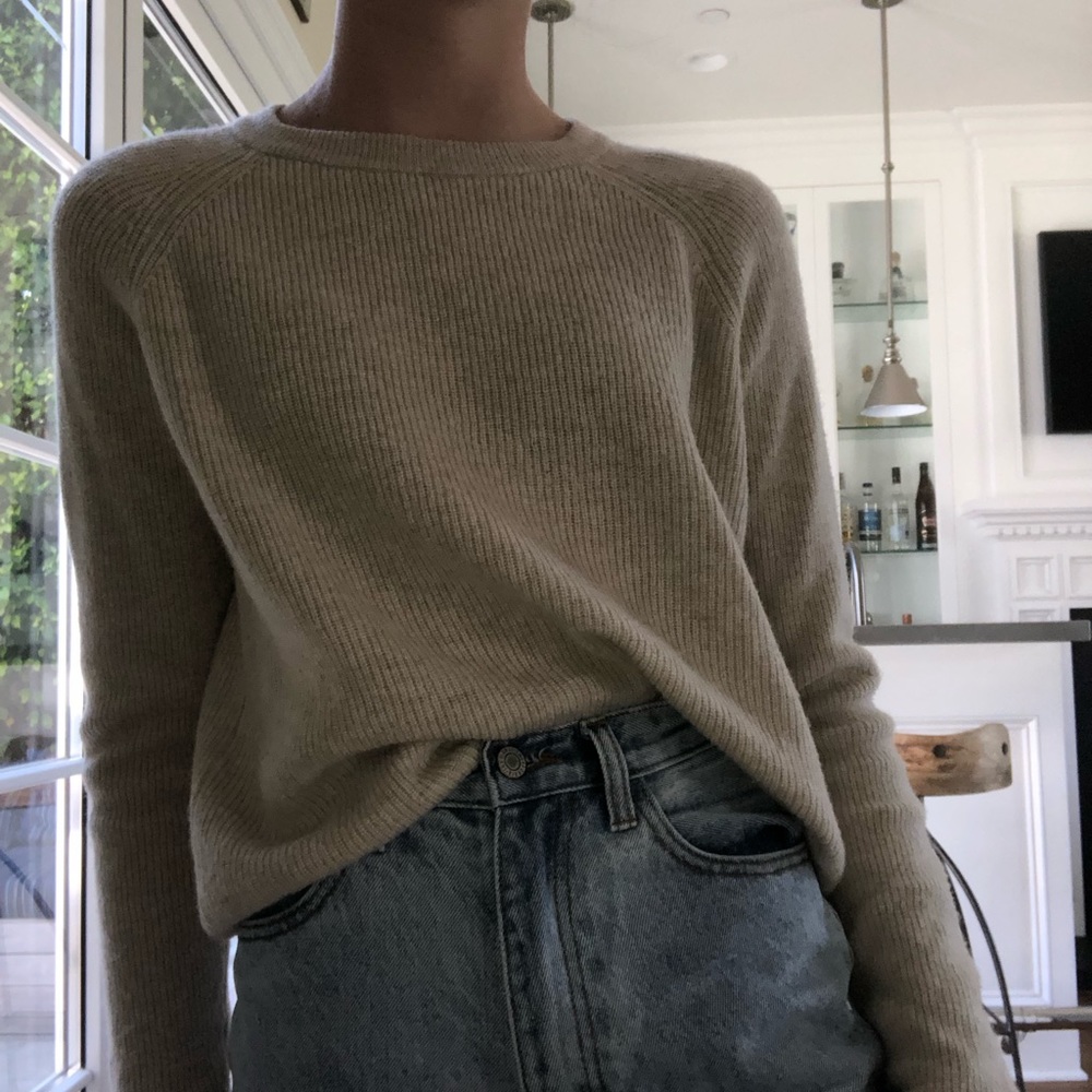 ✨tan sweater
